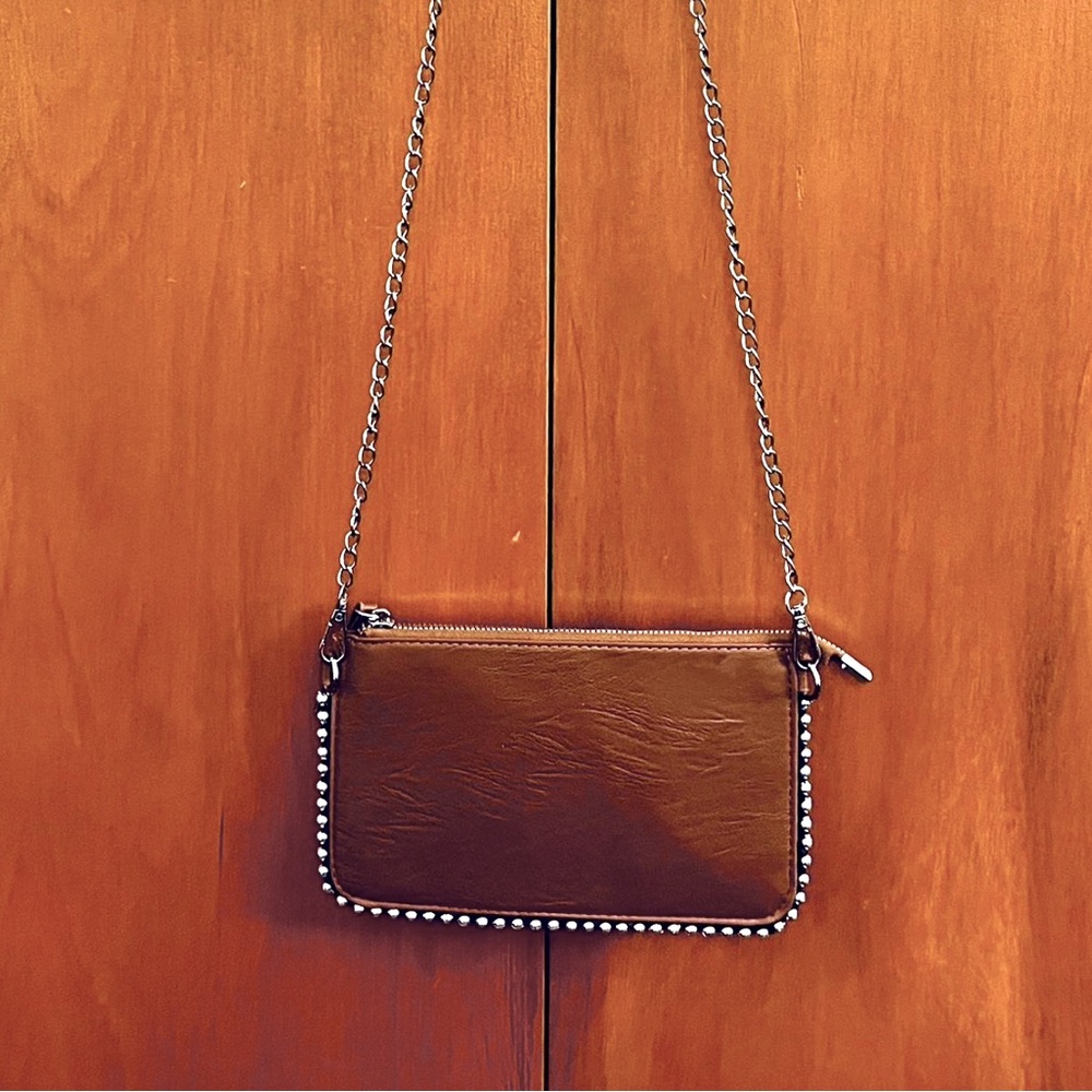 Brown clutch w/removable chain strap